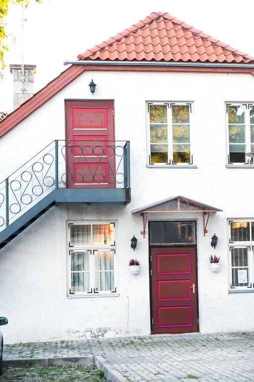 Guesthouse Laurits Kuressaare Eksteriør bilde