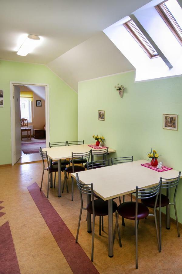 Guesthouse Laurits Kuressaare Eksteriør bilde