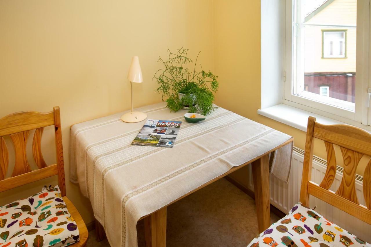 Guesthouse Laurits Kuressaare Eksteriør bilde